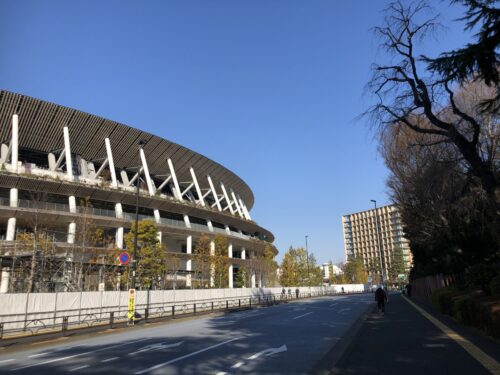 国立競技場とホテル